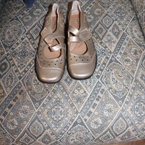 Beautiful Gold Flats